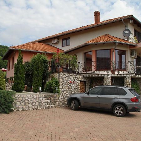 Simon Vendeghaz Balatongyoeroek Apartment Exterior foto