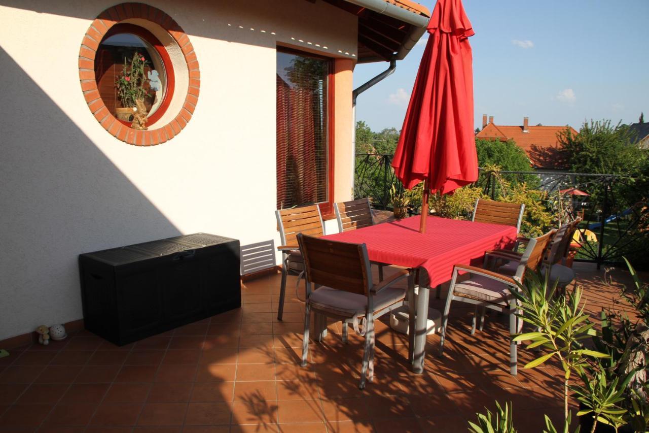 Simon Vendeghaz Balatongyoeroek Apartment Exterior foto