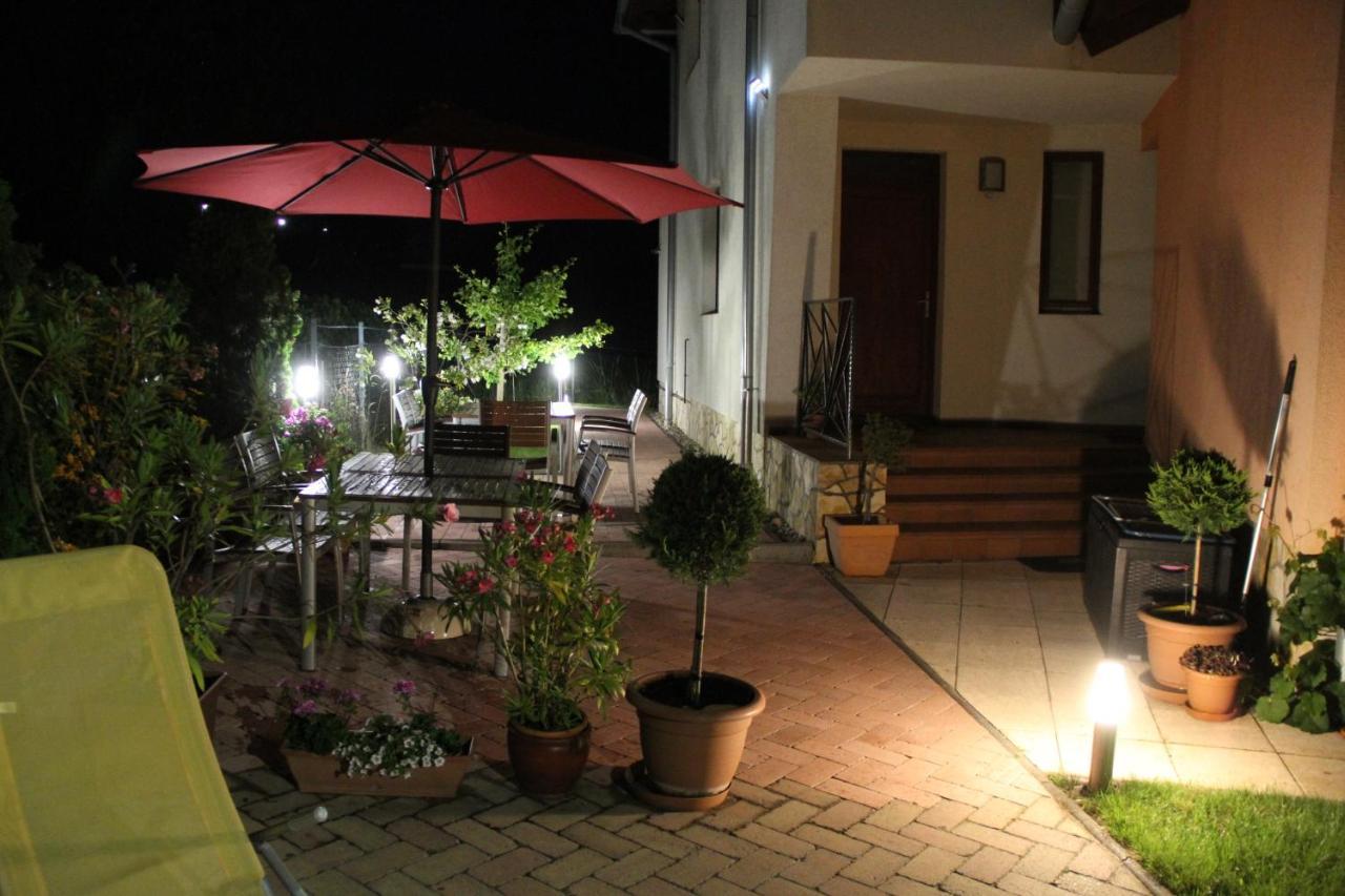 Simon Vendeghaz Balatongyoeroek Apartment Exterior foto